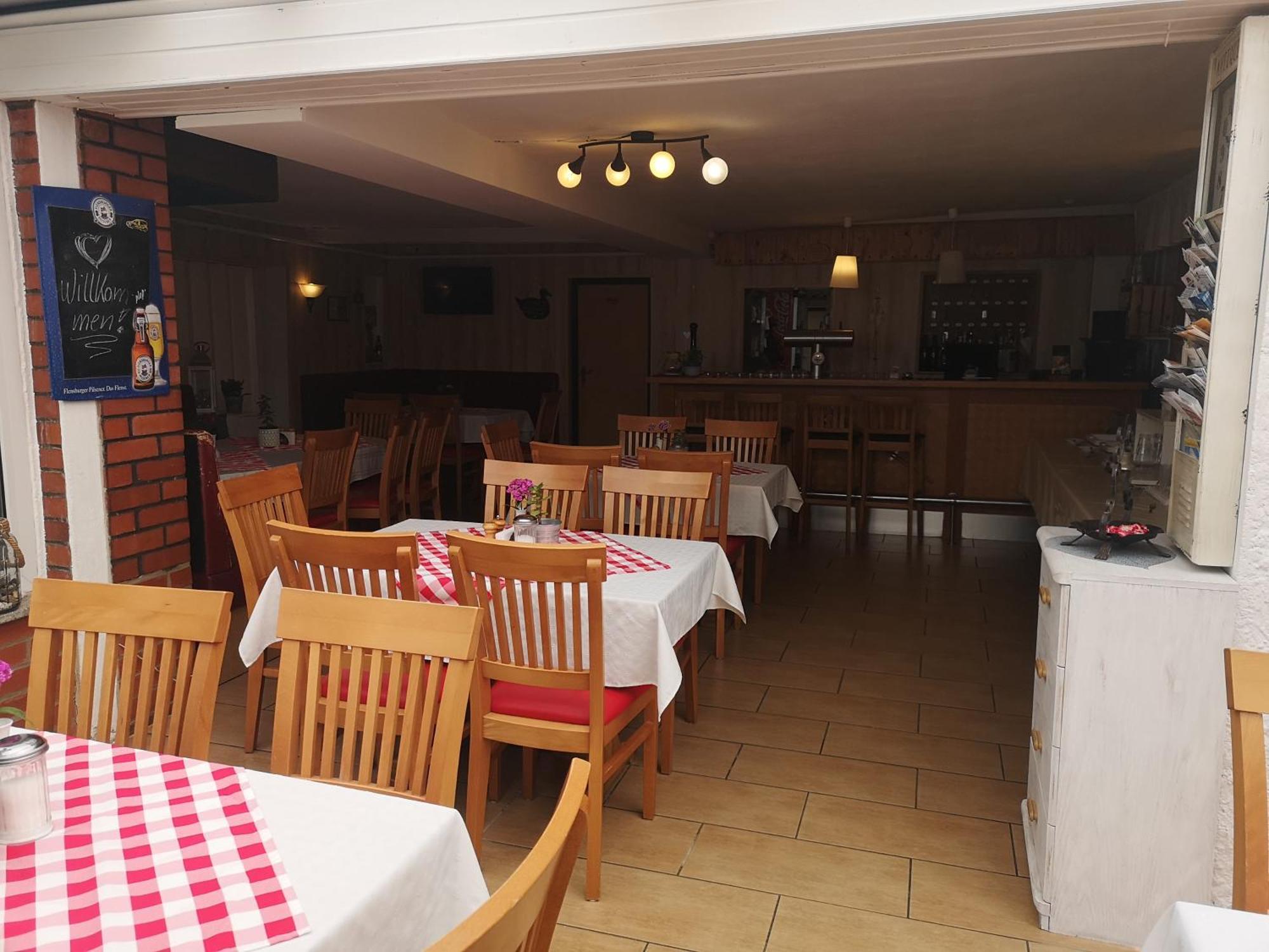 Uschi'S Gasthof Neuendorf (Rostock) Exterior foto